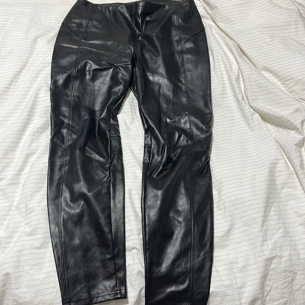 Kensie faux leather leggings medium